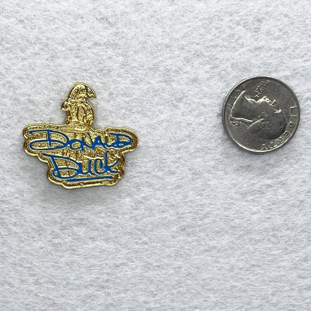 🔮 5/$25‎ Disney Donald Duck Signature Pin